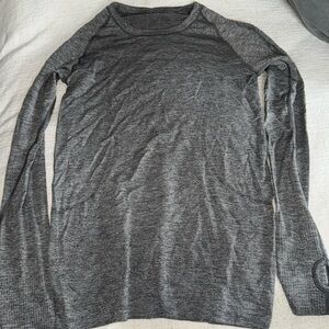 Lululemon long Sleeve Swiftly *sparkle size 8 EUC